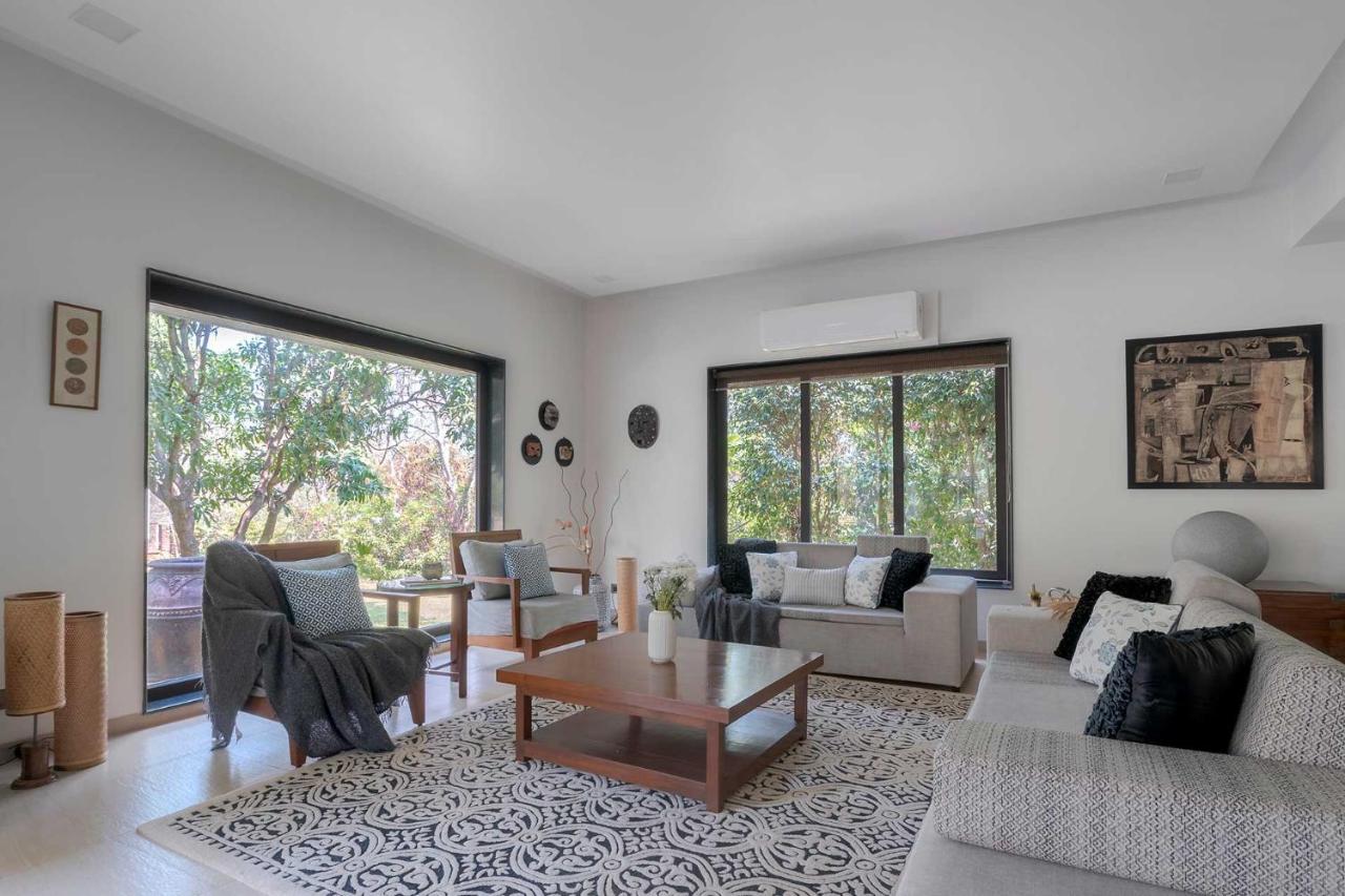 The Leaf By Stayvista - An Enchanting Escape Offering A Pool, Terrace, Lush Lawn, Contemporary Interiors, And Indoor Games Alībāg Exteriér fotografie
