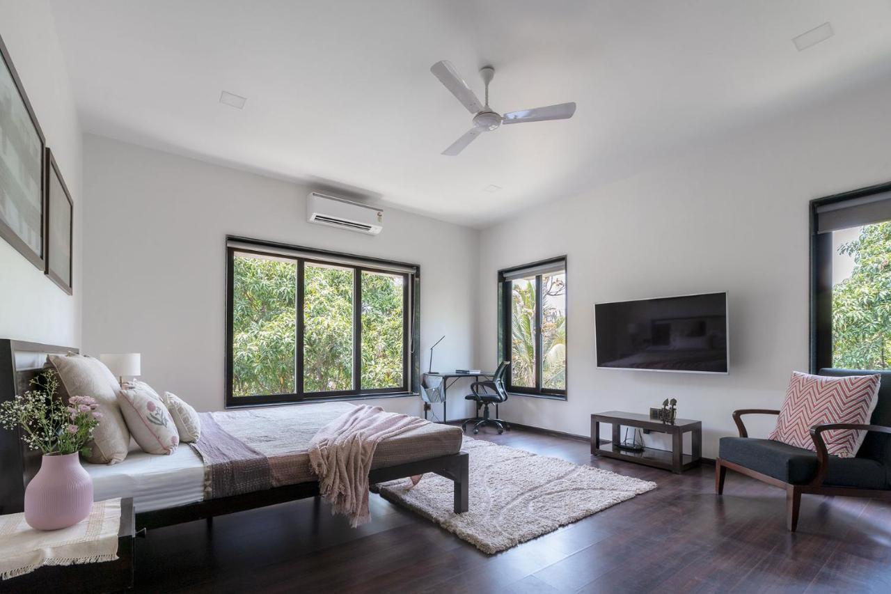 The Leaf By Stayvista - An Enchanting Escape Offering A Pool, Terrace, Lush Lawn, Contemporary Interiors, And Indoor Games Alībāg Exteriér fotografie